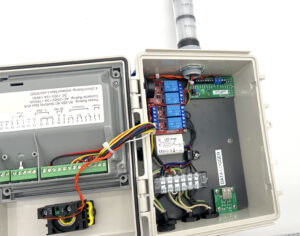 pH controller with data logger - inside