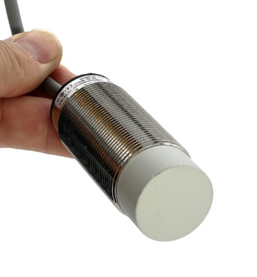 Inductive proximity switch extended range